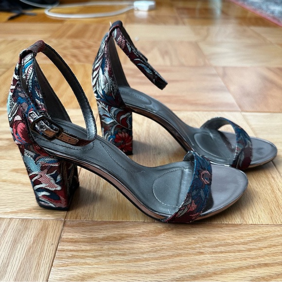 Bandolino Multicolor Floral Block Heel - Picture 7 of 10